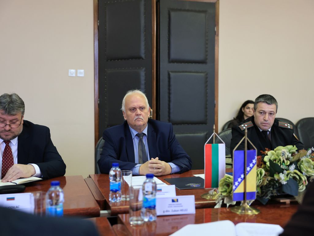 Работна среща на посланик Валери Йотов със Зукан Хелез, заместник-председателстващ Съвета на министрите на Босна и Херцеговина и министър на отбраната на БиХ